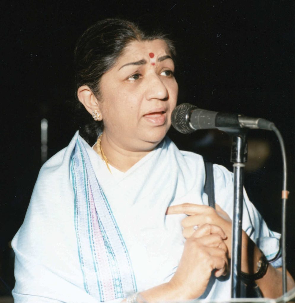 lataji singing