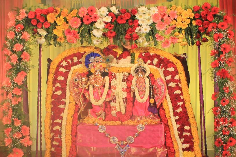 Jhulan Utsav Vishesha Alankara