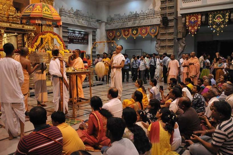 Pallkki Utsava after Lamp offering