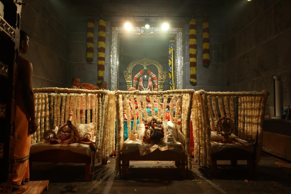Sri Rajadhiraja Govinda and other utsava deities